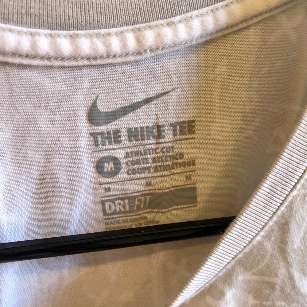 Nike Tee - Picture 3 of 3